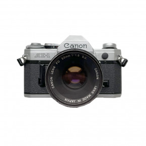 Canon AE-1 + объектив FD 1.8/50 зеркальный пленочный фотоаппарат