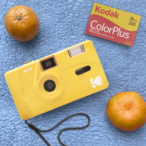 Подарочный набор: Kodak M35 (жёлтый) + фотопленка  Kodak ColorPlus 200/36