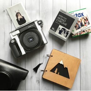 Подарочный набор: Instax 300 + 2 картриджа + чехол + альбом