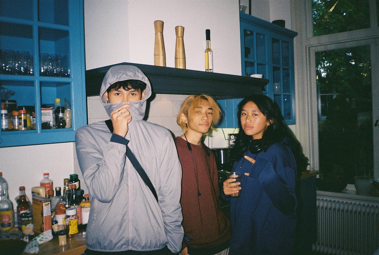 Nikon EF 200 / Nice Touch 3